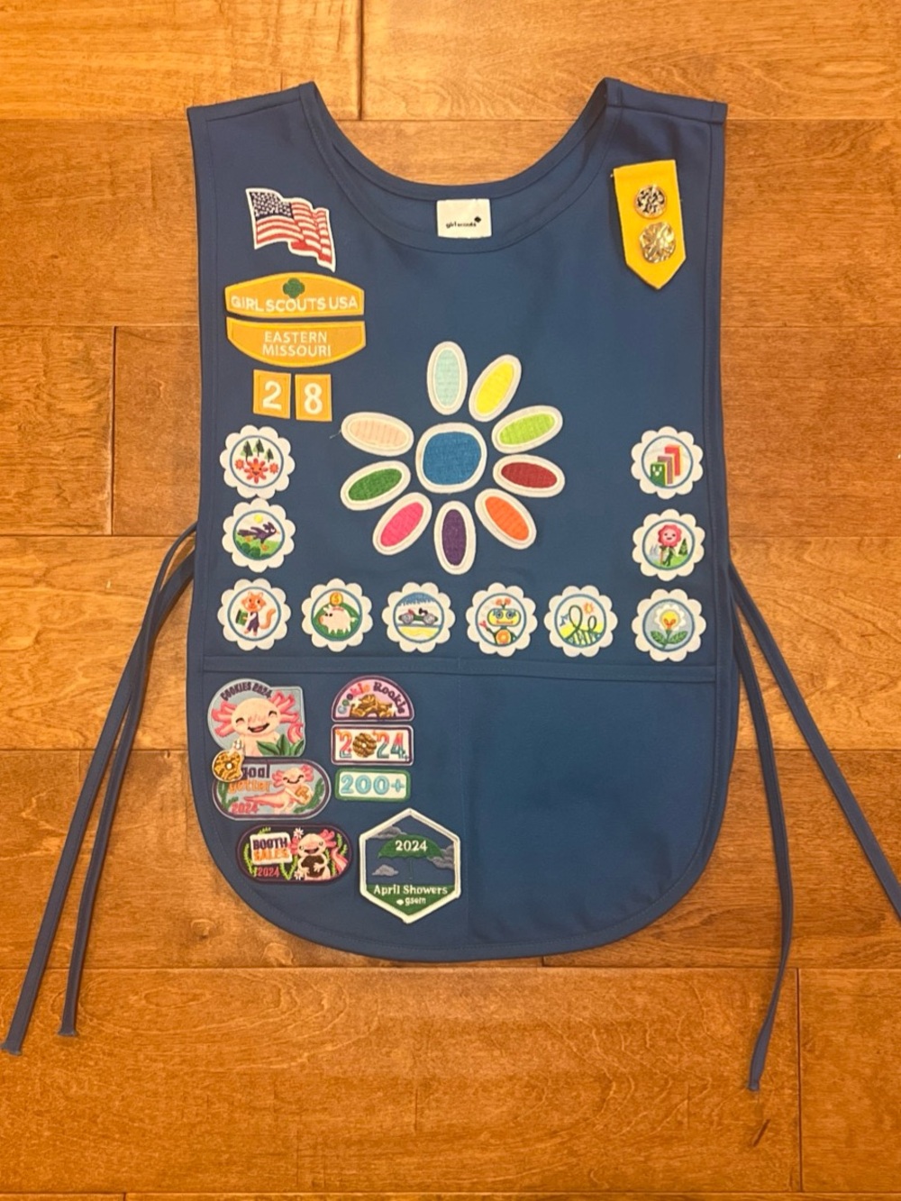 Girl Scouts Daisy Blue Smock with Merit Badges & Pins - XXS / XS / S 4-8